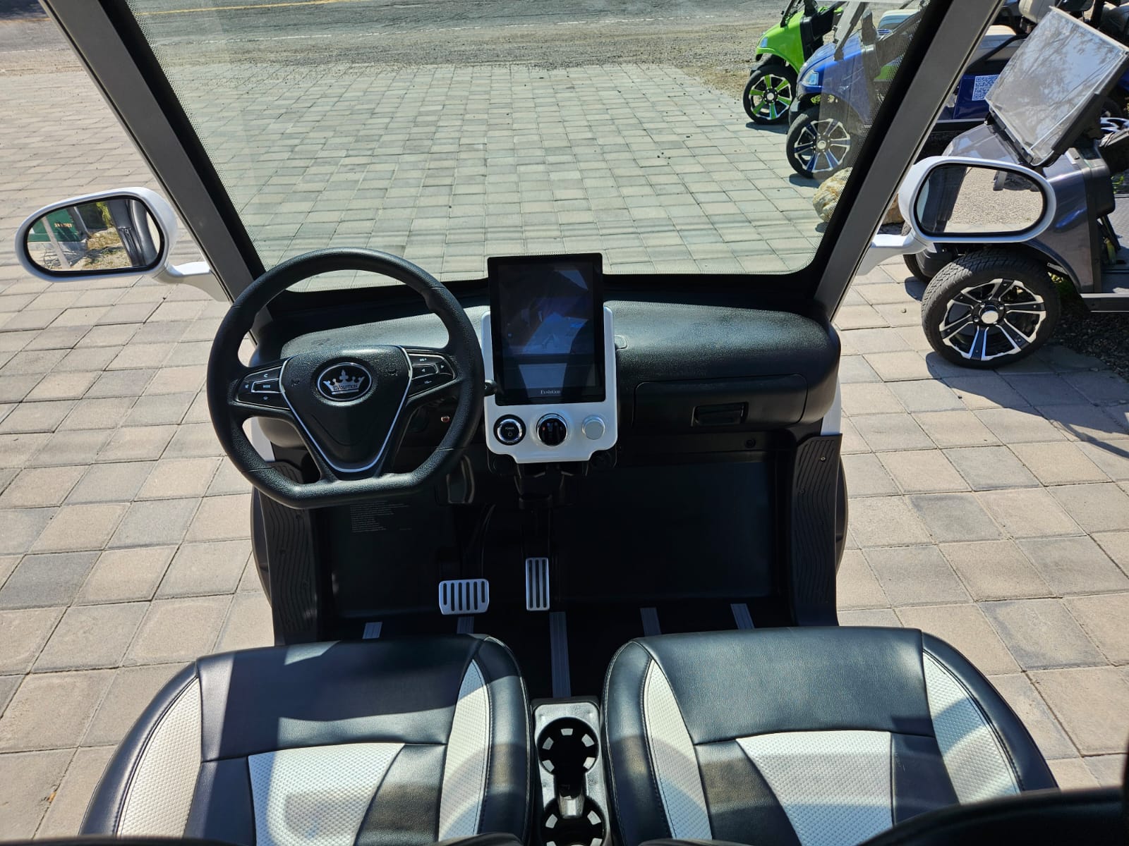 Evolution D3 2024 Interior View - Hardy Carts & Equipment