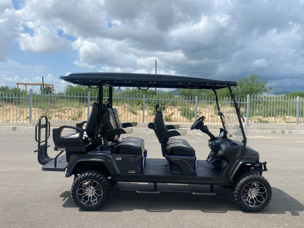 2025 Evolution D5 Maverick 4+2 Plus - Arctic Grey (Black/White) - On Consignment