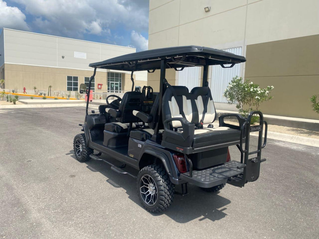 2025 Evolution D5 Maverick 4+2 Plus - Arctic Grey (Black/White) - On Consignment