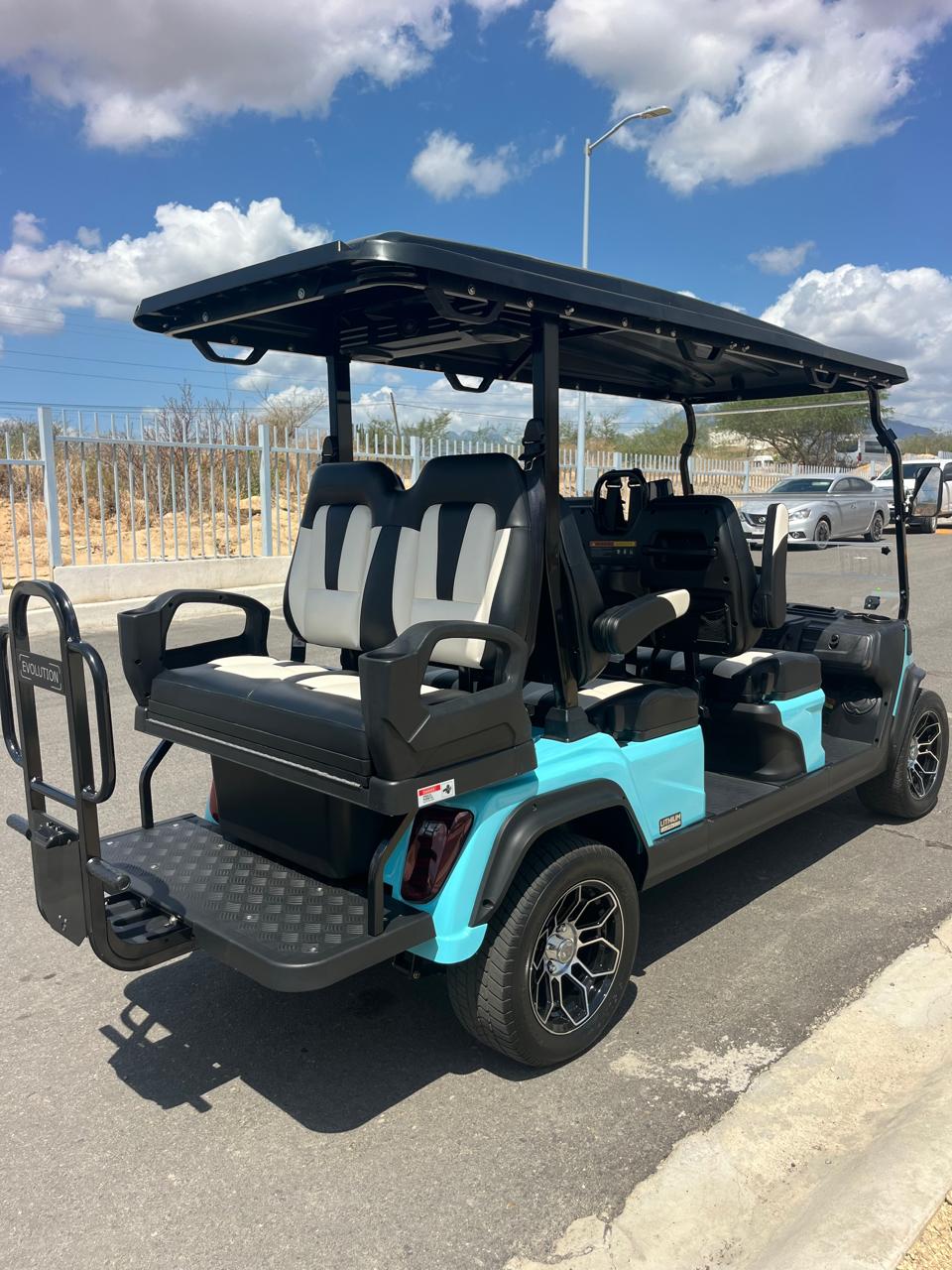 D5 Ranger 4+2 Plus - Pantone 3105c (Black/White Seats) - IN STOCK