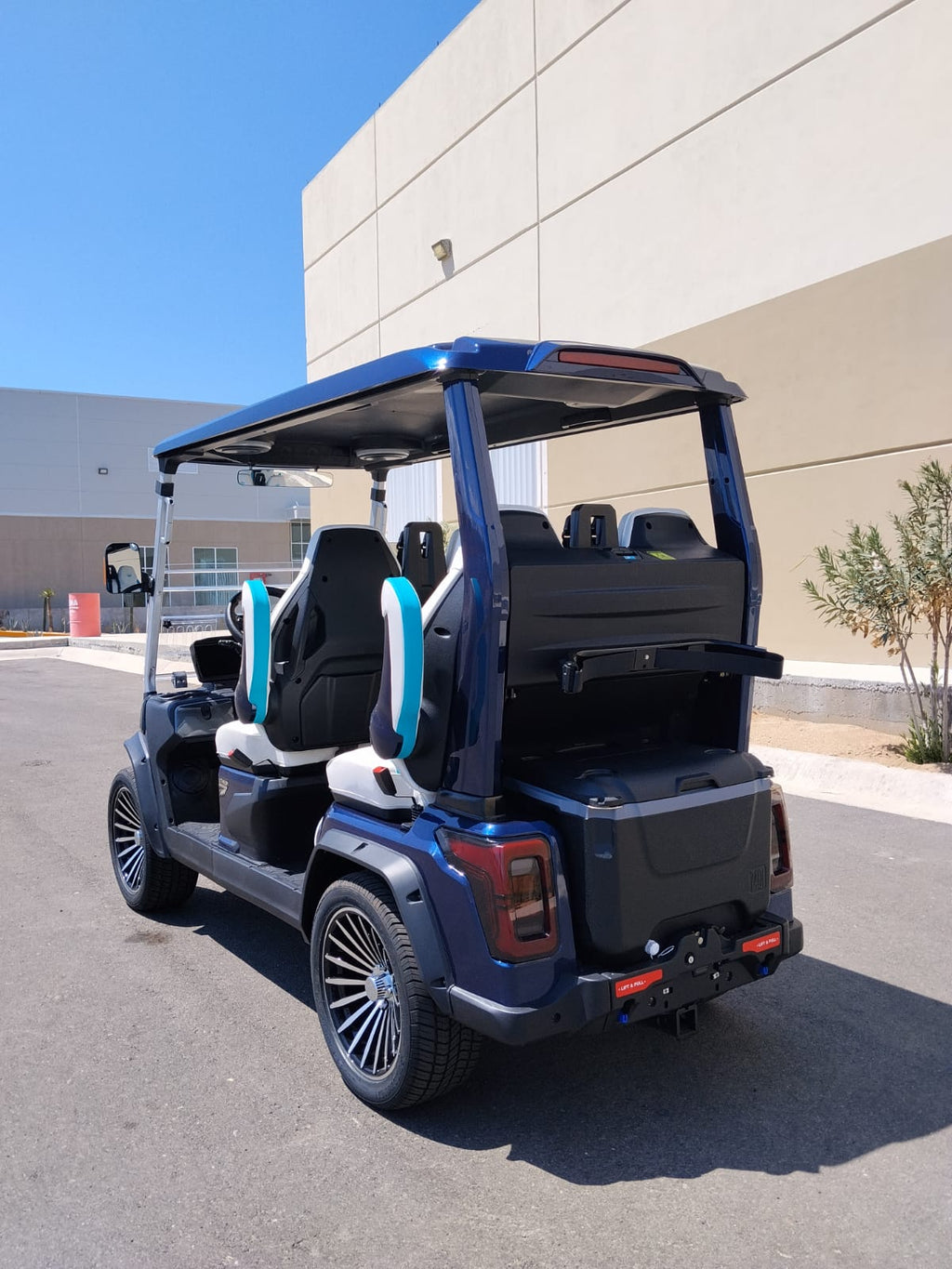 D-MAX GT4 -Mediterranean Blue (Ocean Wave Blue Seats) - In Stock