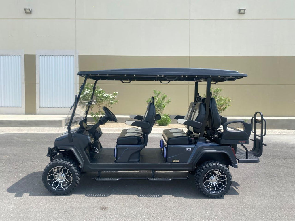 2025 Evolution D5 Maverick 4+2 Plus - Arctic Grey (Black/White) - On Consignment