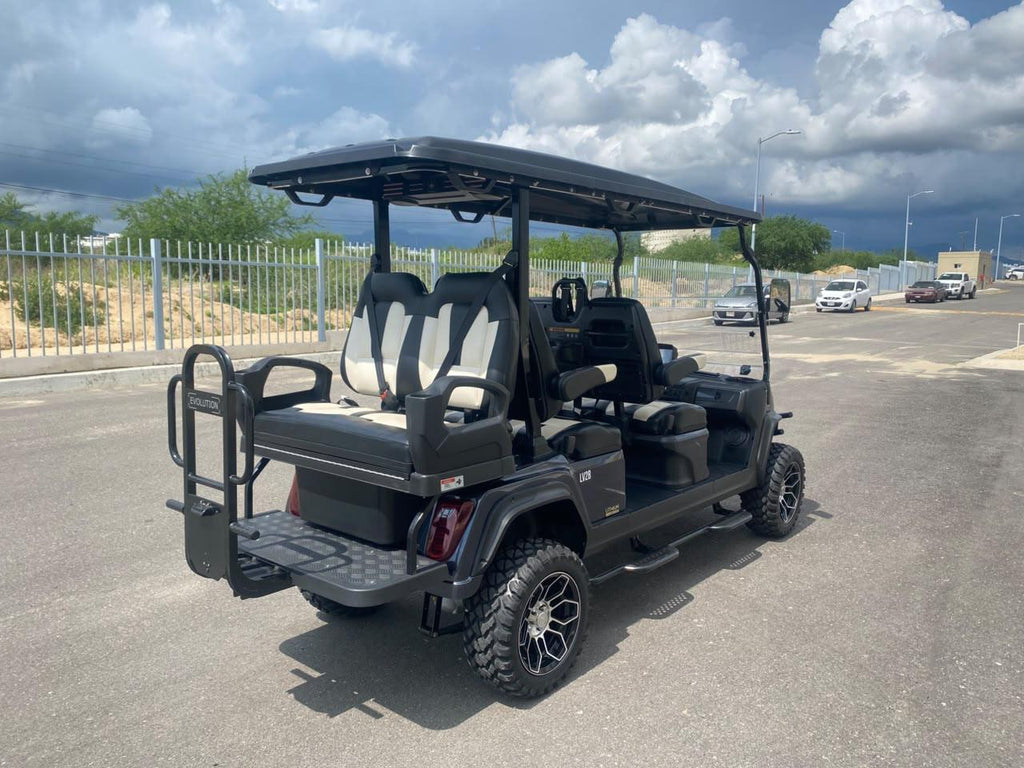 2025 Evolution D5 Maverick 4+2 Plus - Arctic Grey (Black/White) - On Consignment