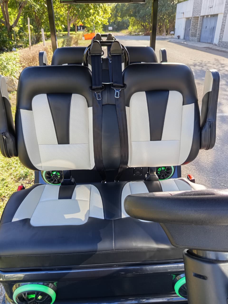 D5 Maverick 4 Plus - Artic Grey - Black & White Seats - In Stock