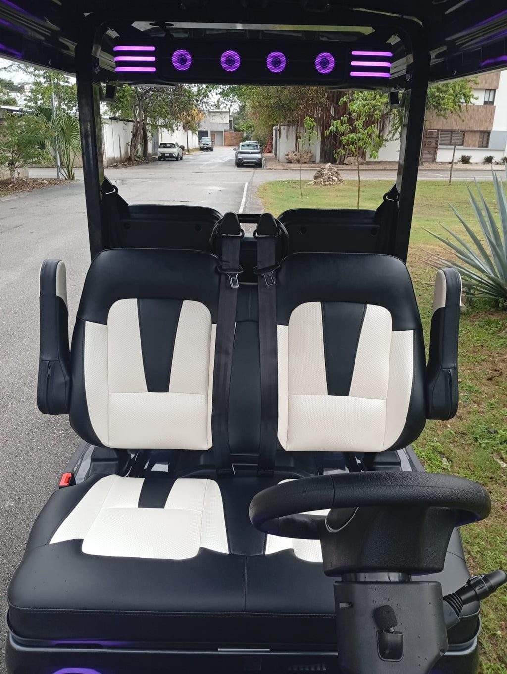 D5 Ranger 2+2 Plus - Arctic Grey - Black & White Seats - color matching roof+$276 USD - New in Stock