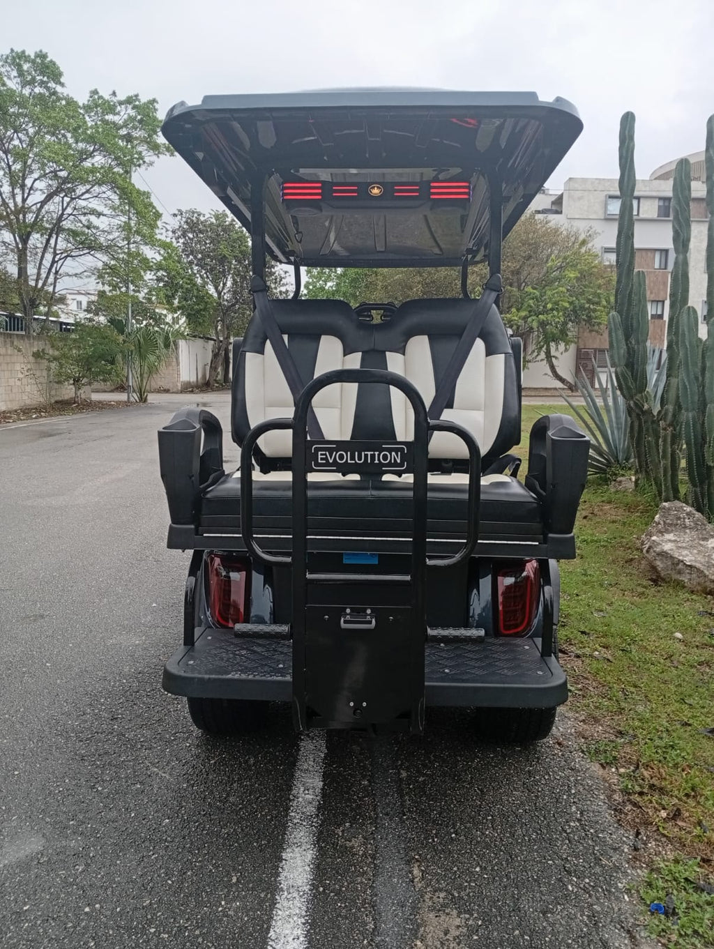 D5 Ranger 2+2 Plus - Arctic Grey - Black & White Seats - color matching roof+$276 USD - New in Stock
