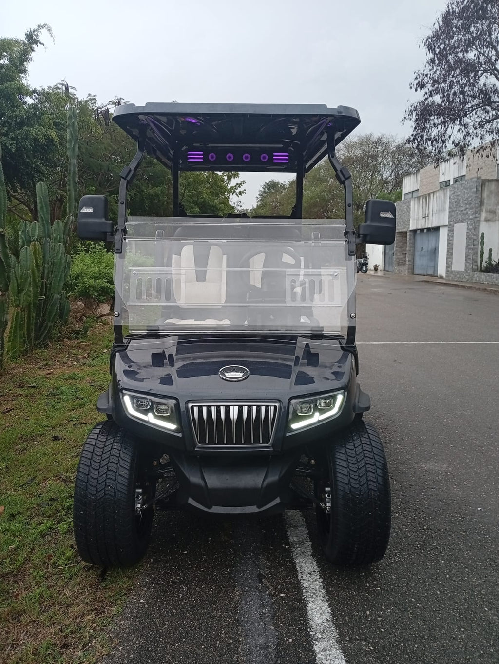 D5 Ranger 2+2 Plus - Arctic Grey - Black & White Seats - color matching roof+$276 USD - New in Stock