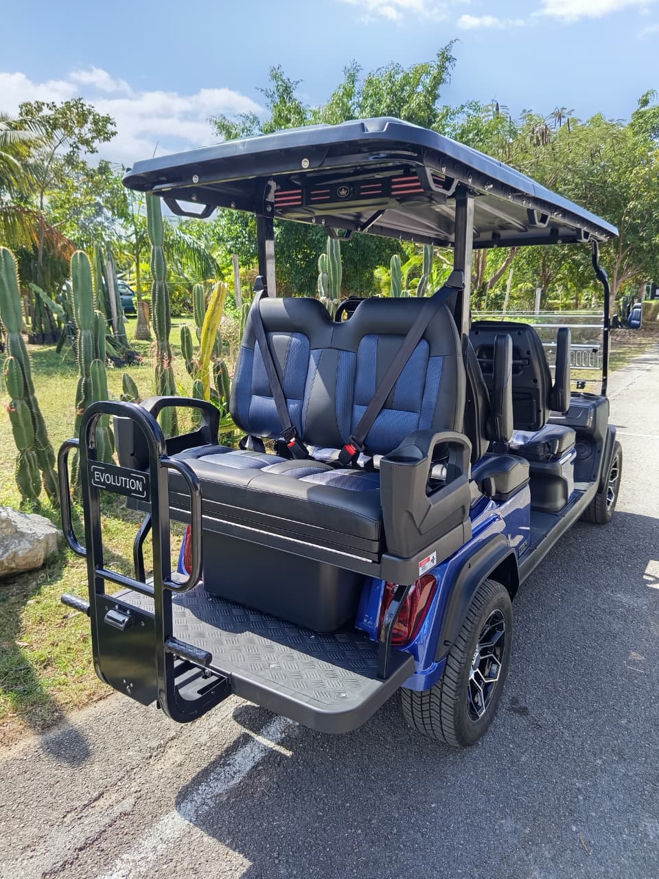 D5 Ranger 4+2 Plus - Portimão Blue - Black & Blue Seats - In Stock