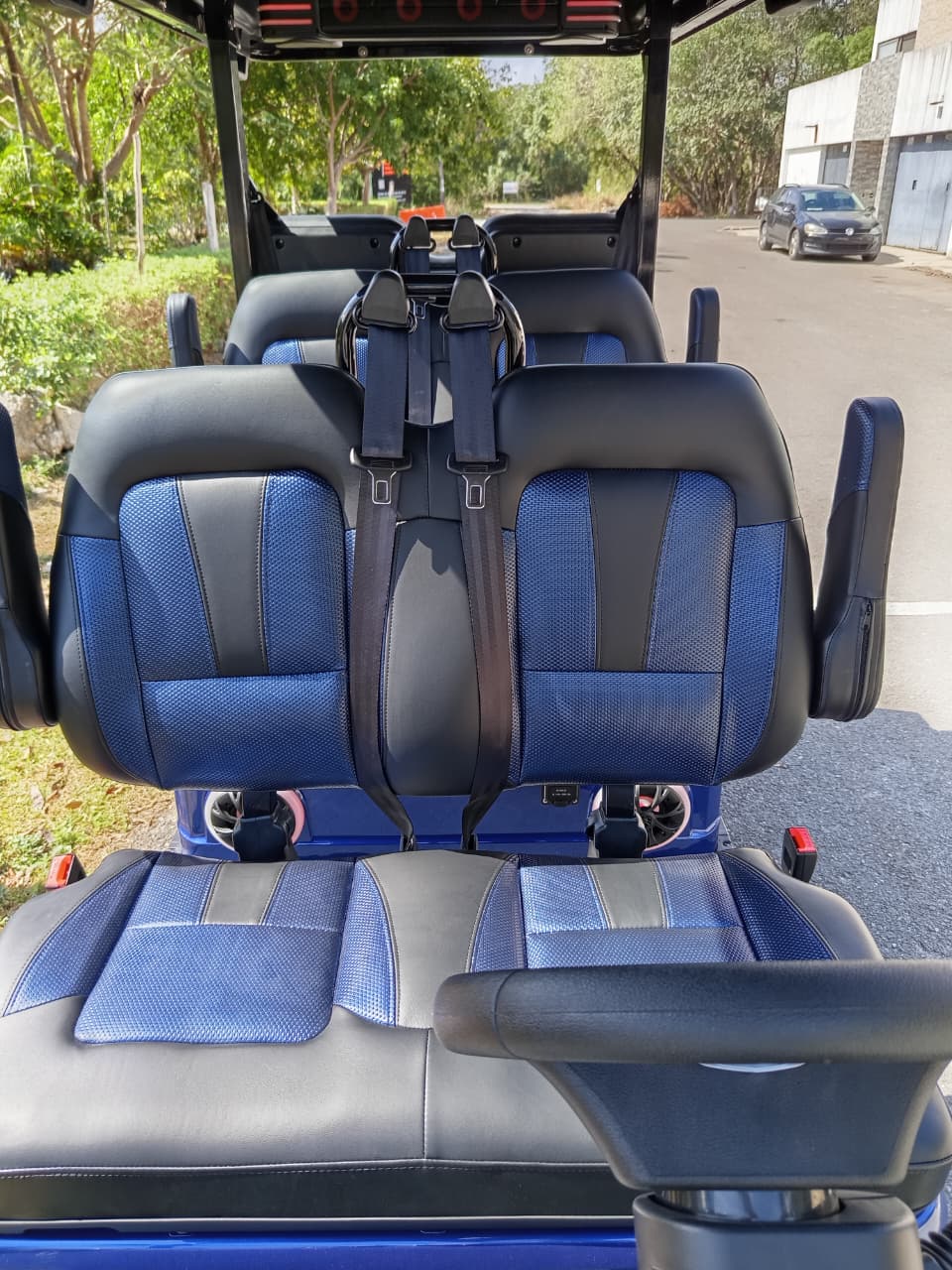 D5 Ranger 4+2 Plus - Portimão Blue - Black & Blue Seats - In Stock