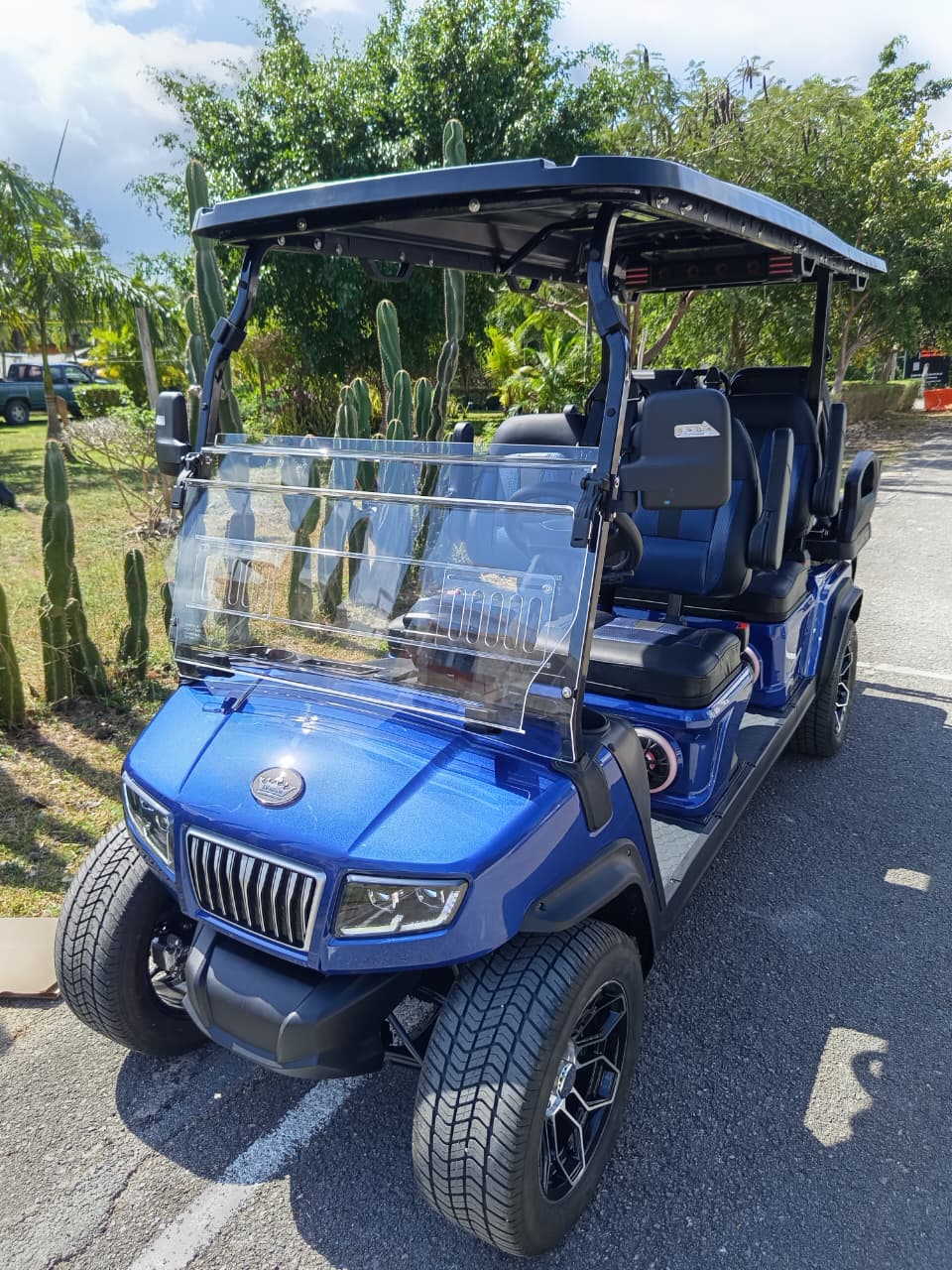 D5 Ranger 4+2 Plus - Portimão Blue - Black & Blue Seats - In Stock