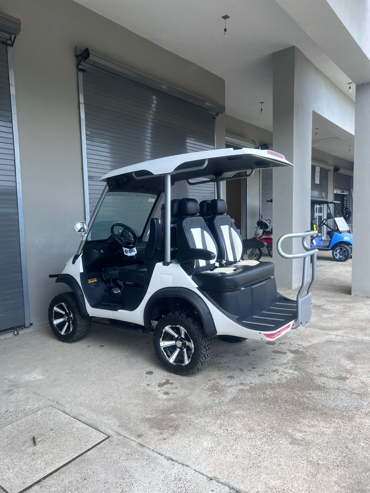 Evolution D3 2024 white - Hardy Carts & Equipment