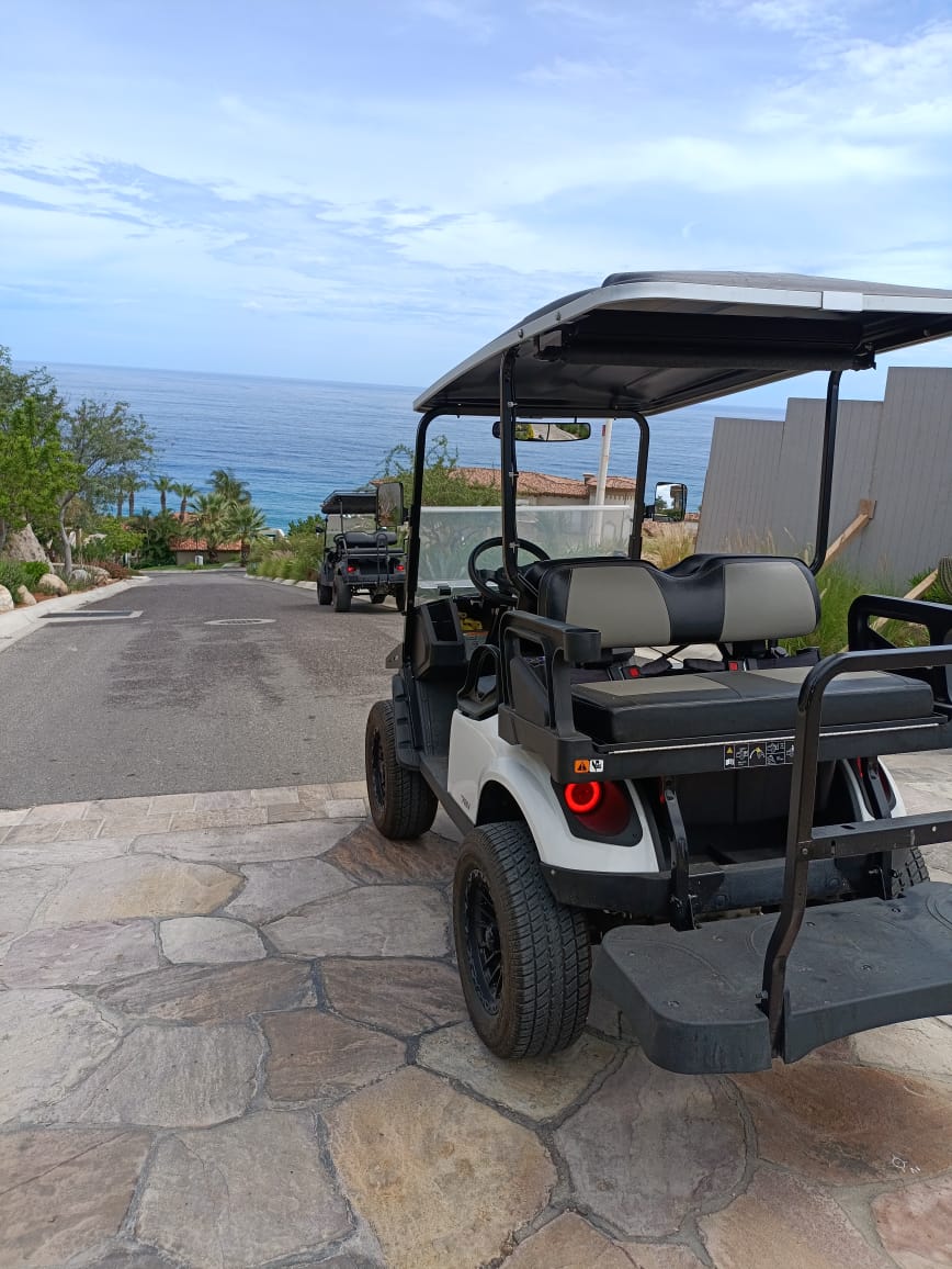 EZGO - S4 - White – 2021 - Used ✔︎