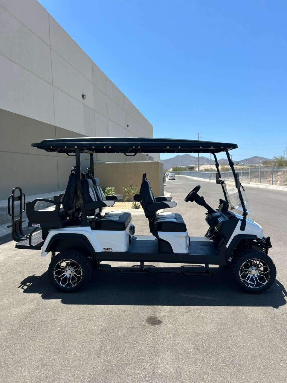 D5 Maverick 4+2 Plus - Mineral White (Black/White Seats) - IN STOCK