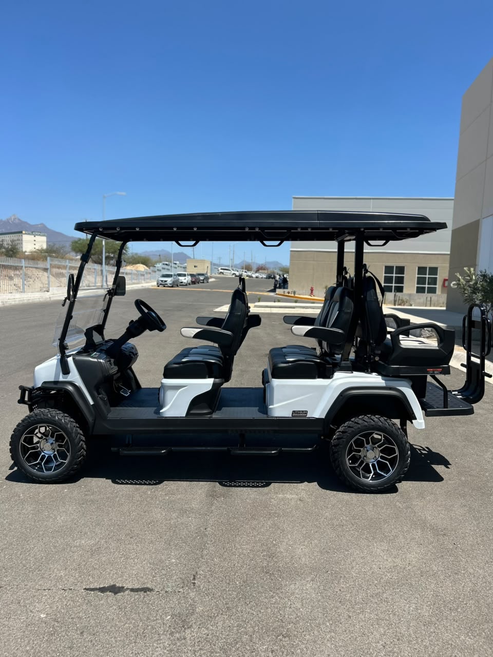 D5 Maverick 4+2 Plus - Mineral White (Black/White Seats) - IN STOCK