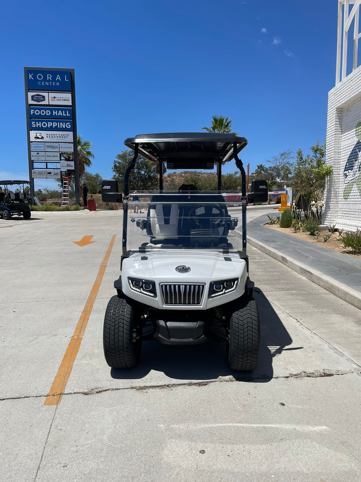 D5 Ranger 4 Plus - Mineral White (Black and White Seats)- Hardy Carts & Equipment