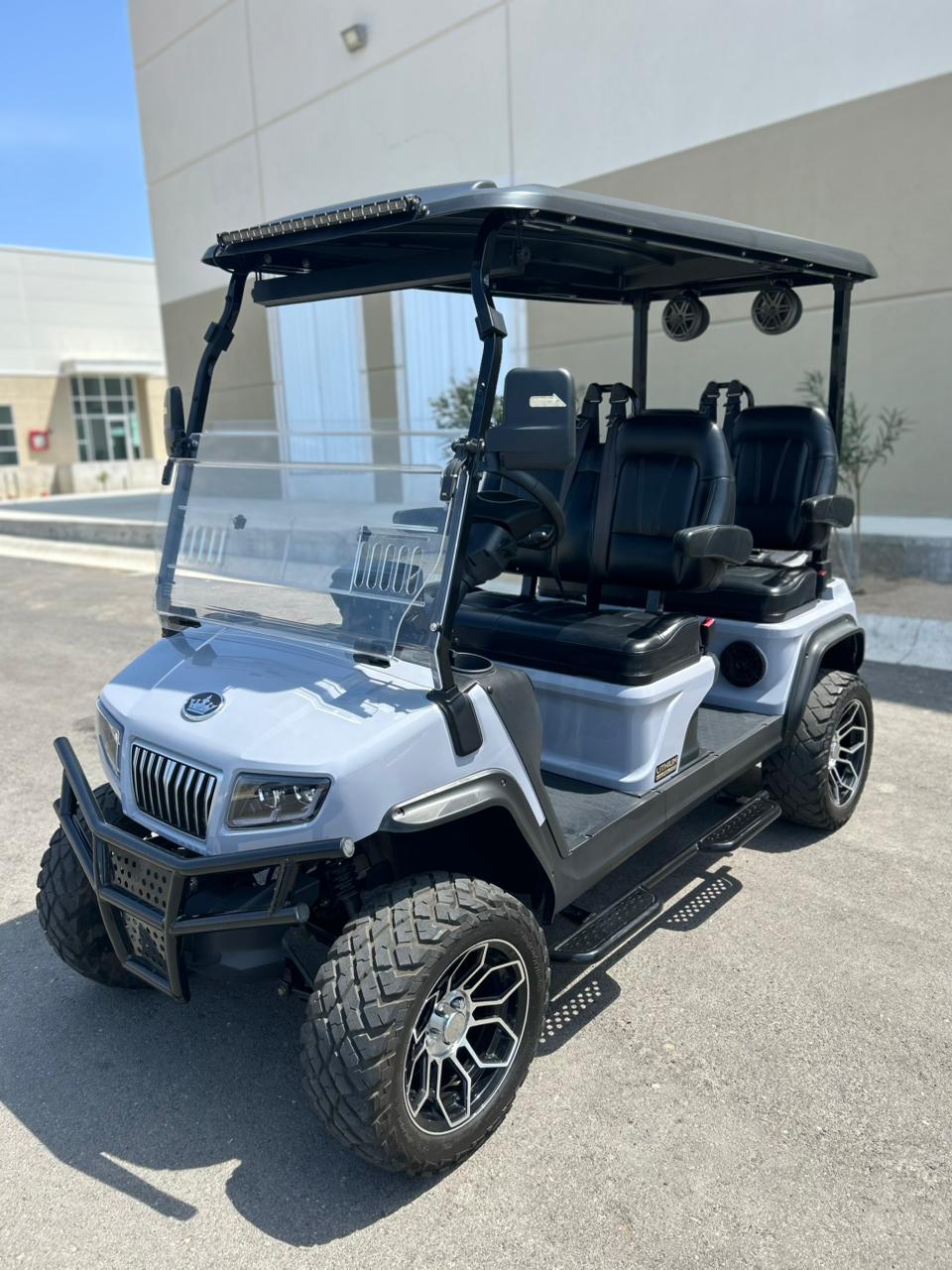 D5 Maverick 4 Plus - Custom color - Black Seats - Used