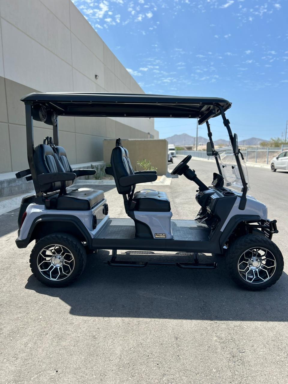 D5 Maverick 4 Plus - Custom color - Black Seats - Used