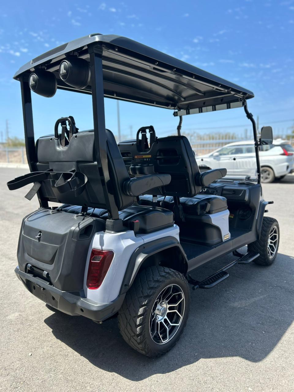 D5 Maverick 4 Plus - Custom color - Black Seats - Used