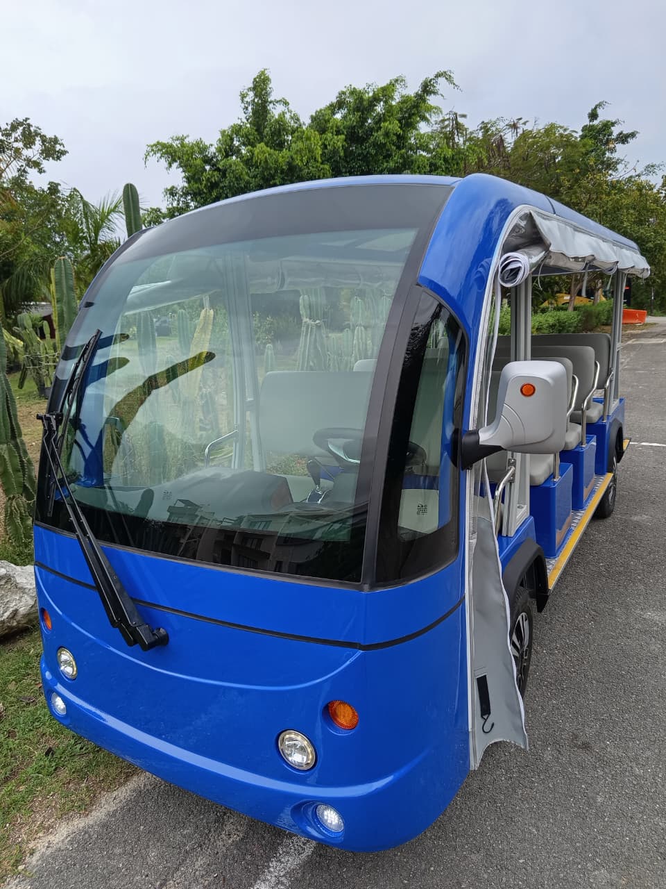 DN-11M - 11 Seater Electric Lithium Sightseeing Bus - Marshell - In Stock